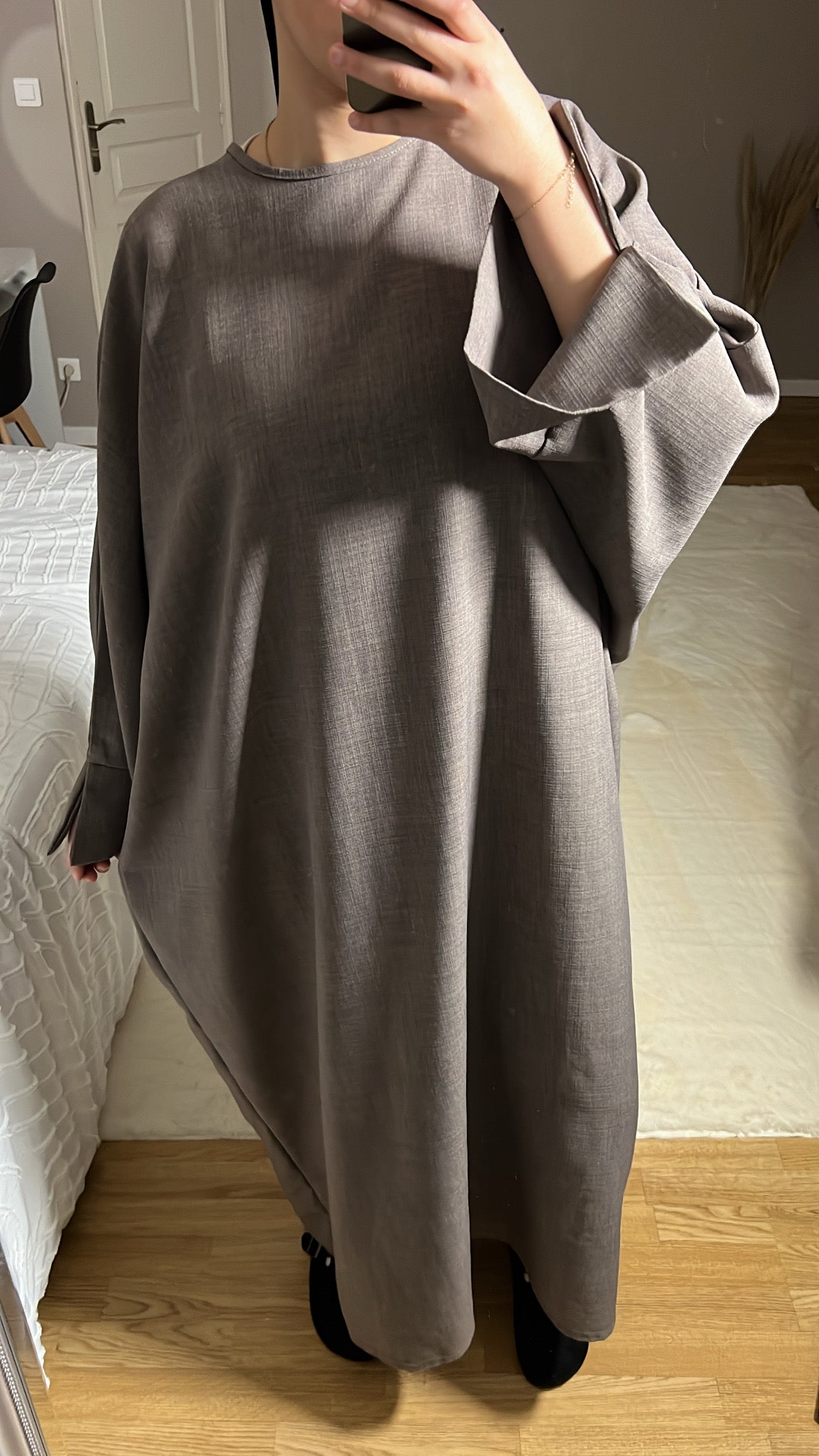 Abaya d'élégance taupe