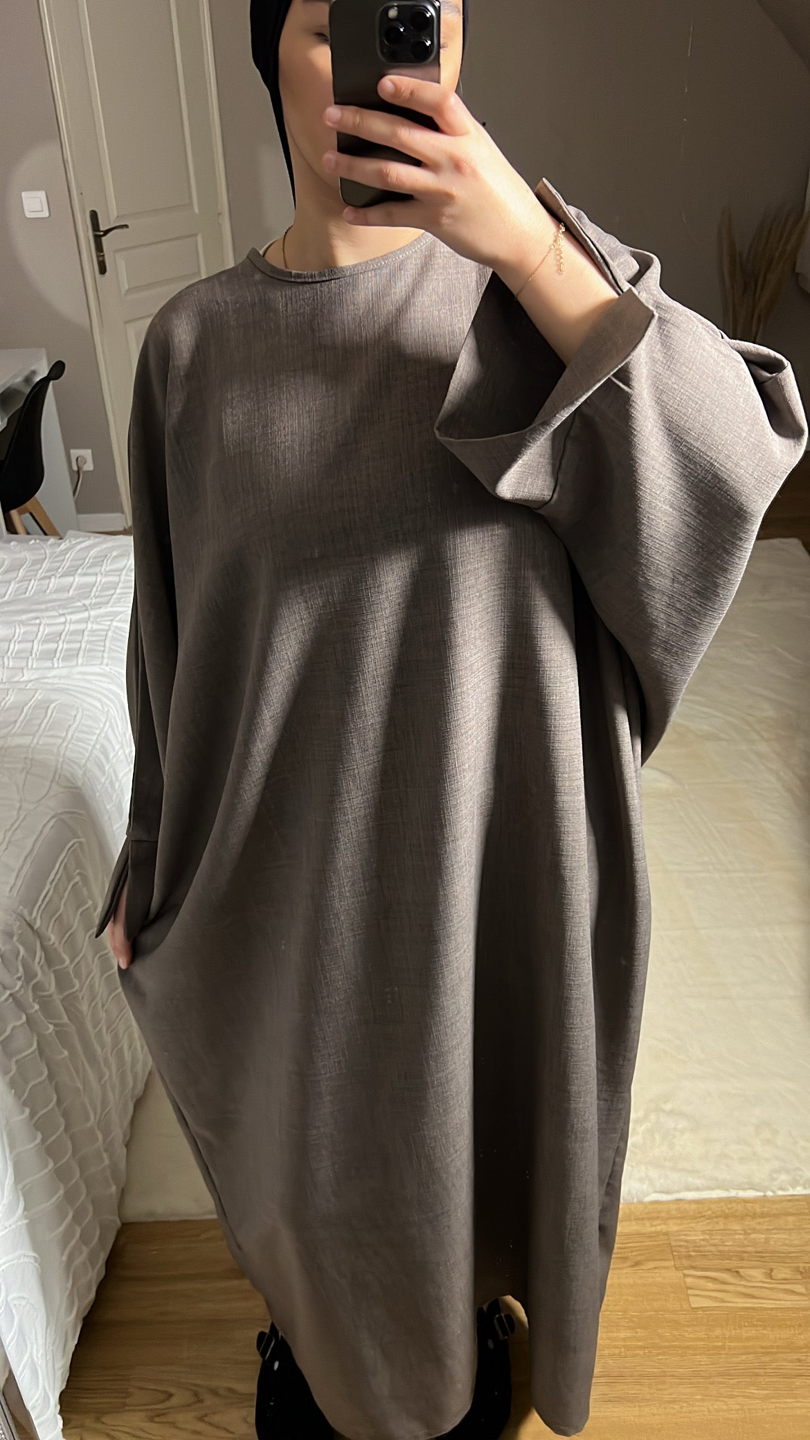 Abaya d'élégance taupe
